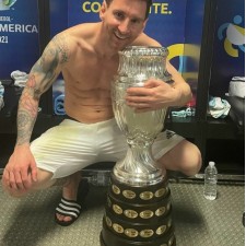 Lionel Messi satte endnu en verdensrekord! Gruppebillede med America's Cup vandt 19,42 millioner likes